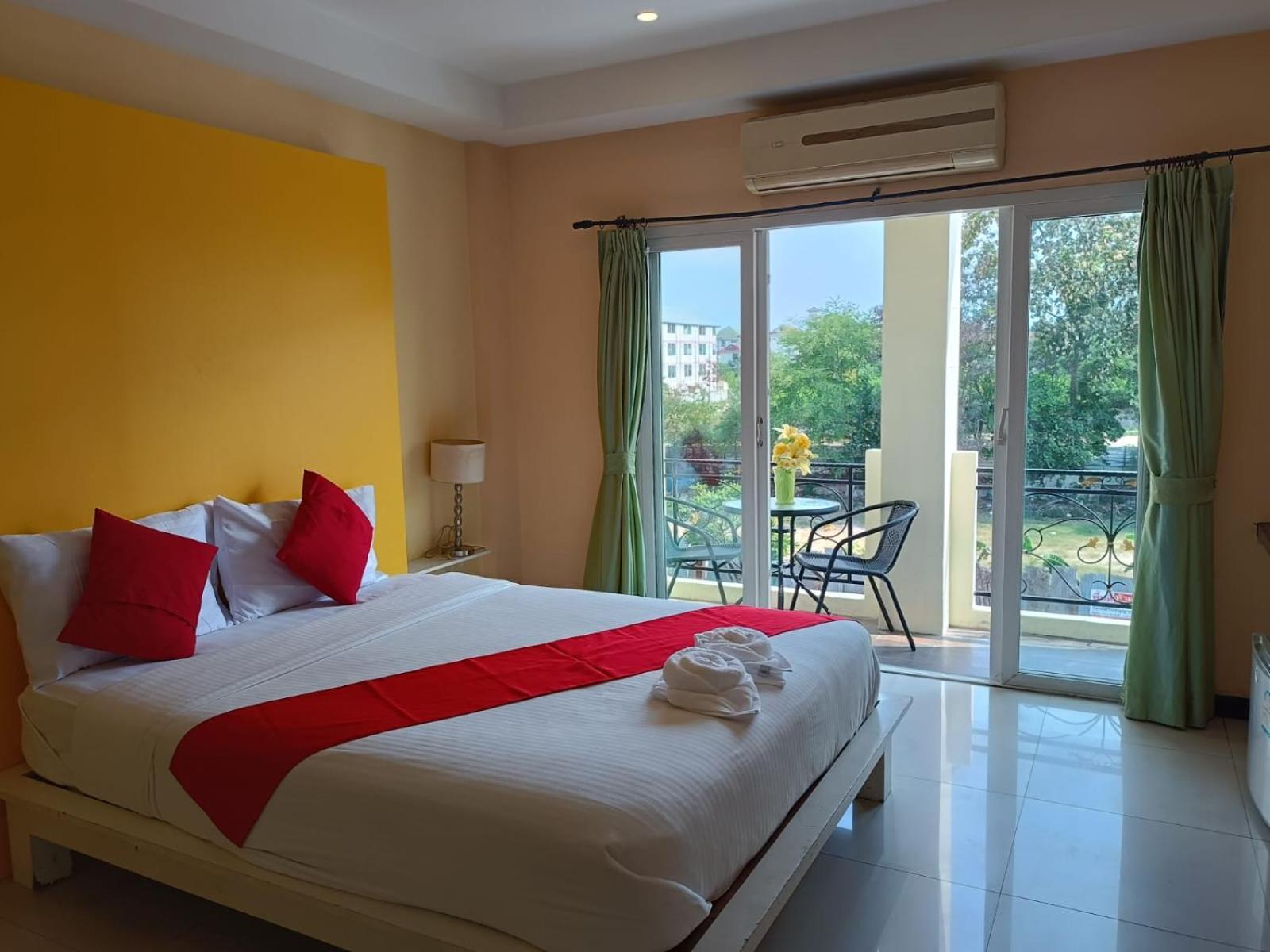 Aura Inn Rooms Pattaya Extérieur photo