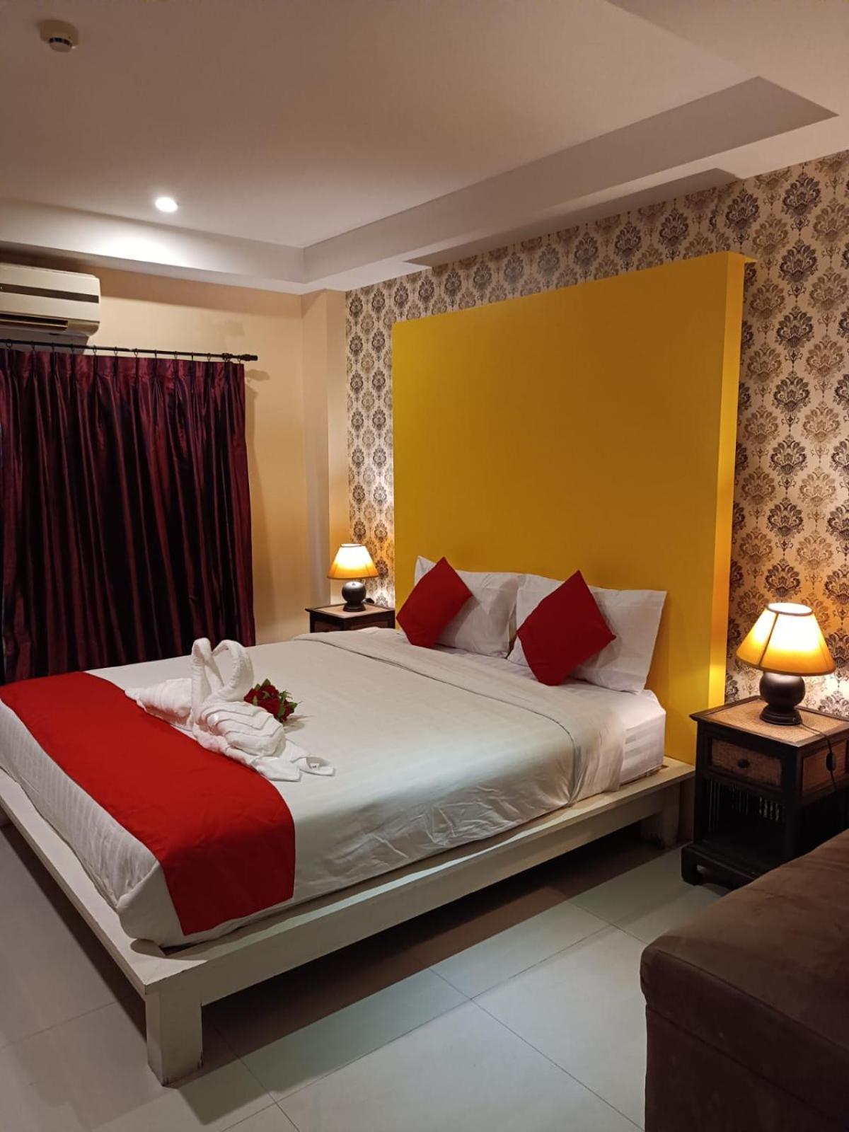 Aura Inn Rooms Pattaya Extérieur photo