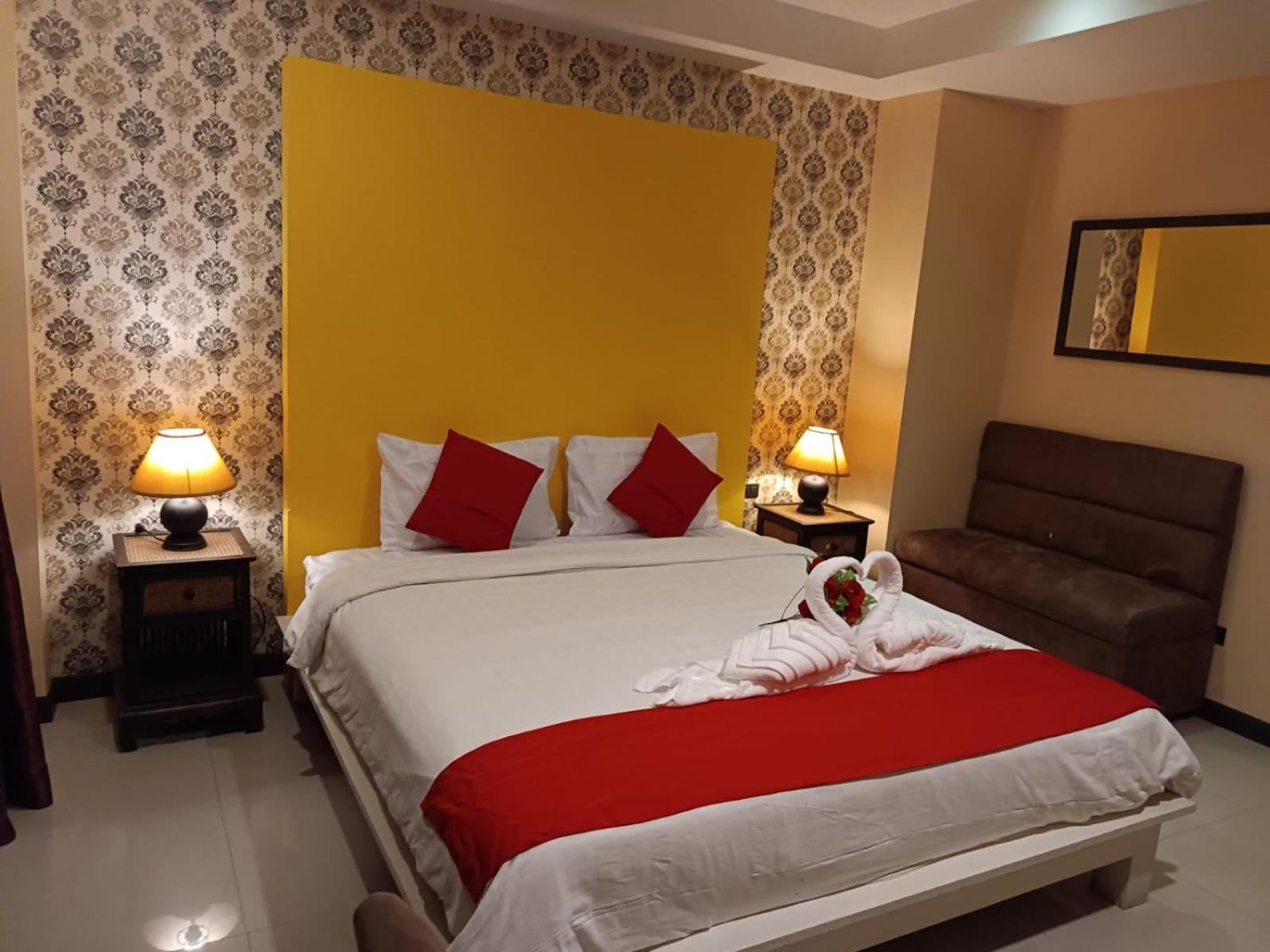Aura Inn Rooms Pattaya Extérieur photo