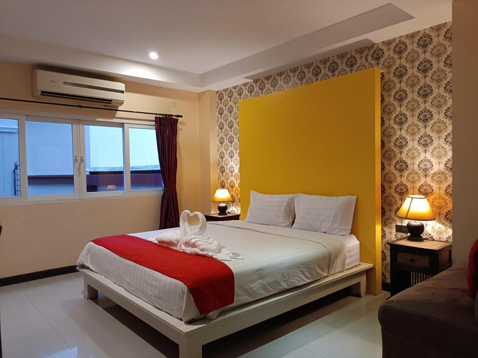 Aura Inn Rooms Pattaya Extérieur photo